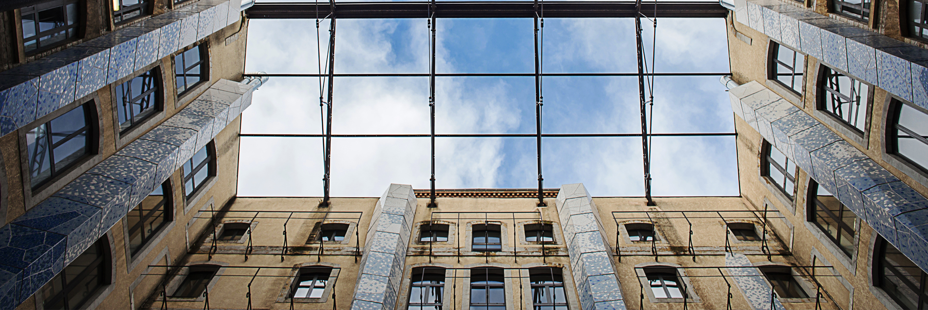 Rue De La Republique La Joliette 1 5km De Rue Somptueuse Pour Faire Son Shopping Marseilletourisme Fr
