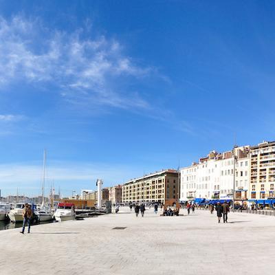 Pourquoi faut-il envisager la location d'une voiture lors de votre voyage à Marseille ?