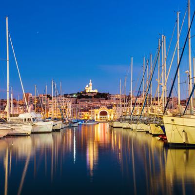 Mariage à Marseille : pourquoi choisir la cité phocéenne pour célébrer son union ?